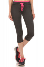 Load image into Gallery viewer, ULTIMATE HEAT CAPRI JOGGER PANTS
